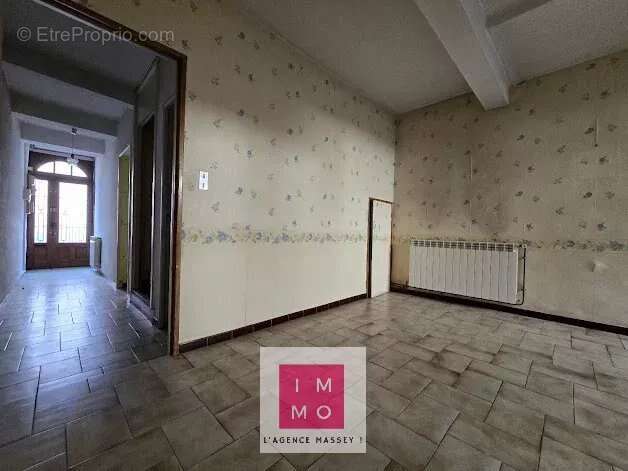 Maison à TRIE-SUR-BAISE