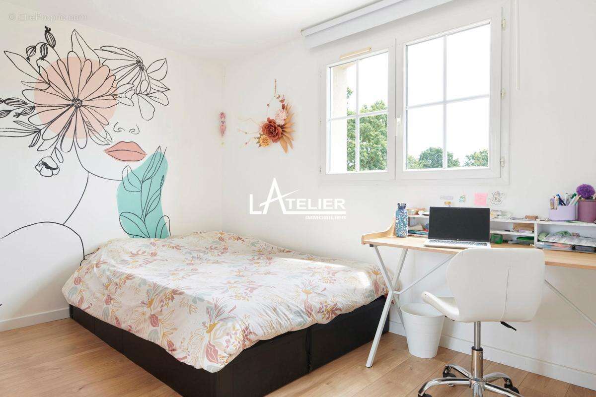 Maison rénovée - 5 chambres - Vie de plain-pied au calme - photo 13