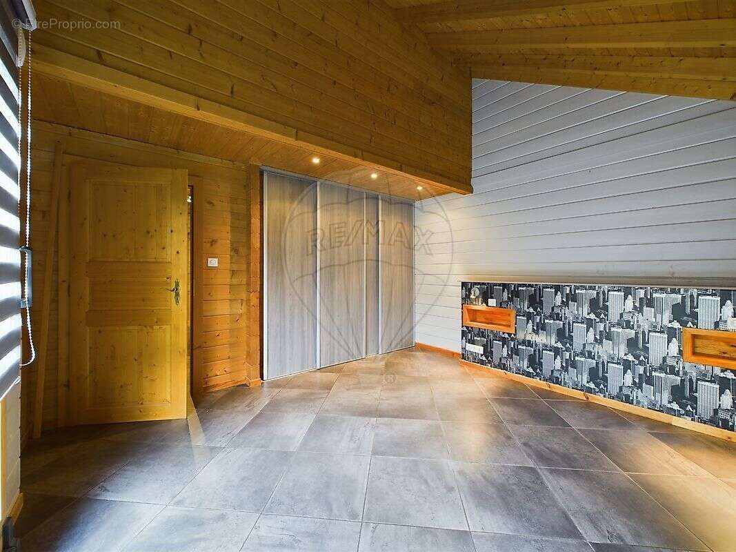 Maison à COSNES-ET-ROMAIN