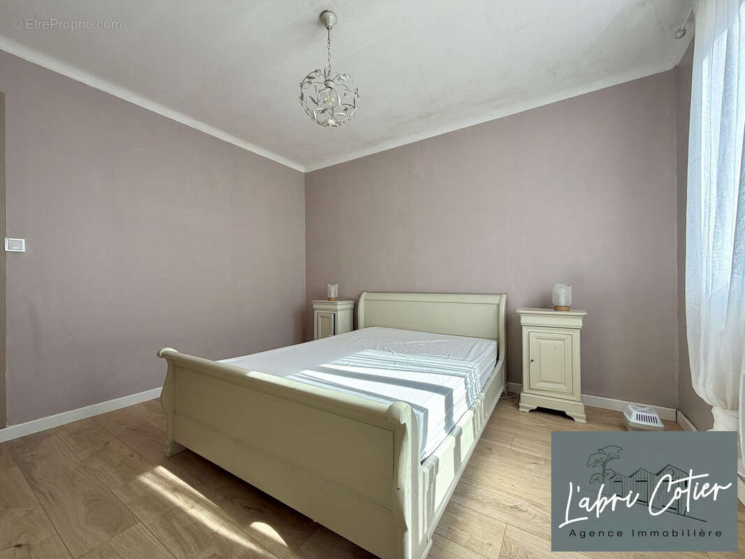 Chambre 1 - Appartement à SAINT-JEAN-DE-MONTS