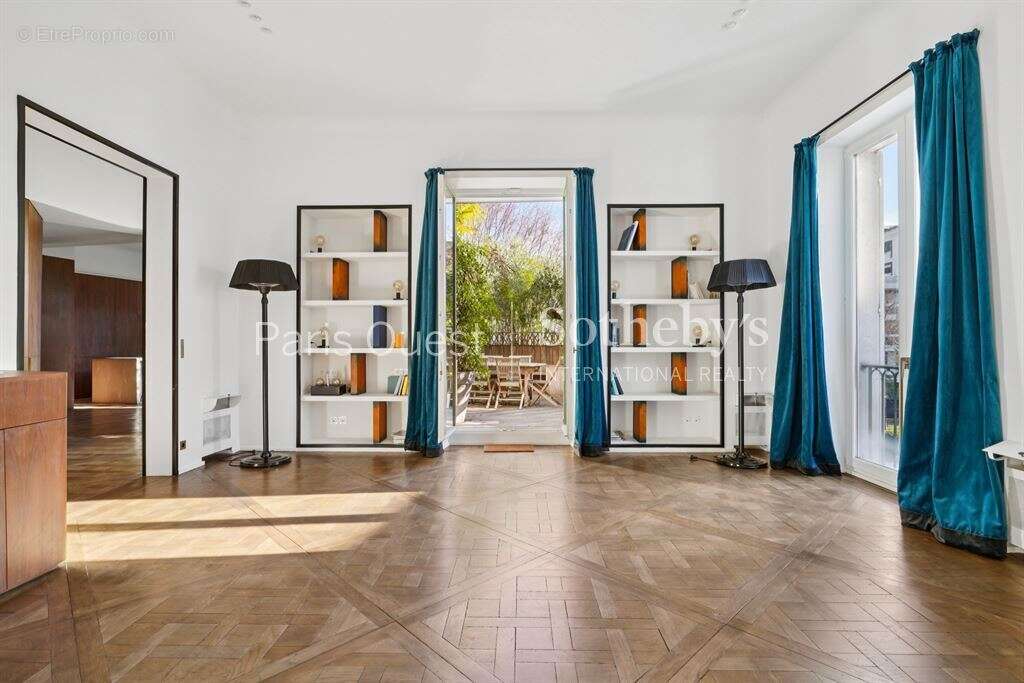 Appartement à NEUILLY-SUR-SEINE