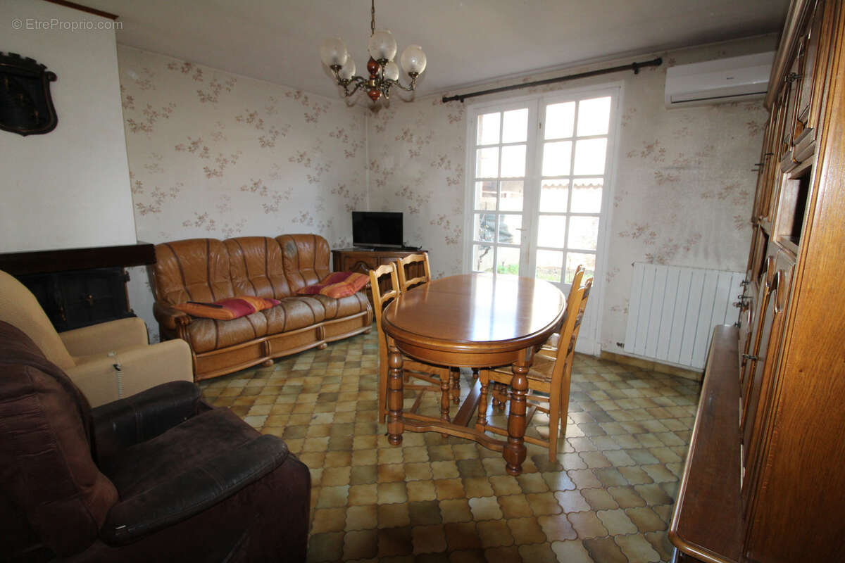 Maison à COUIZA