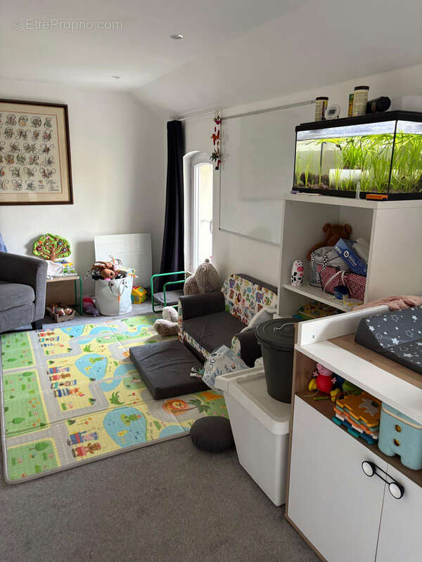 Maison à AMBRIERES-LES-VALLEES