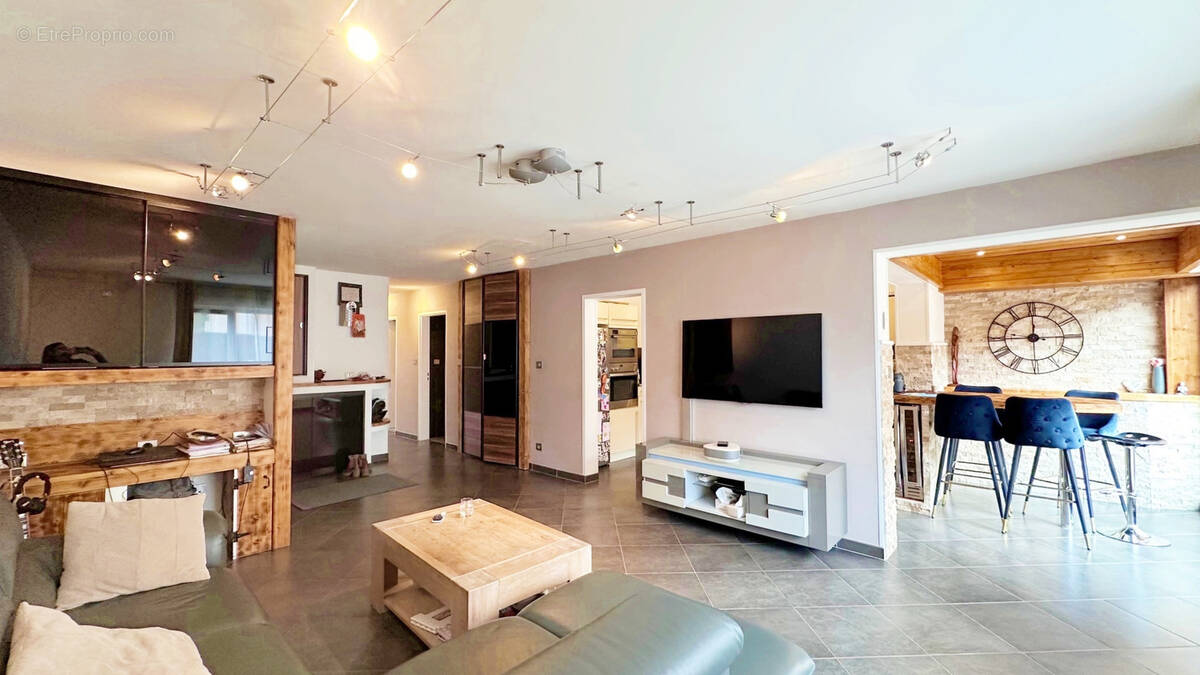 Appartement à SAINT-PIERRE-EN-FAUCIGNY