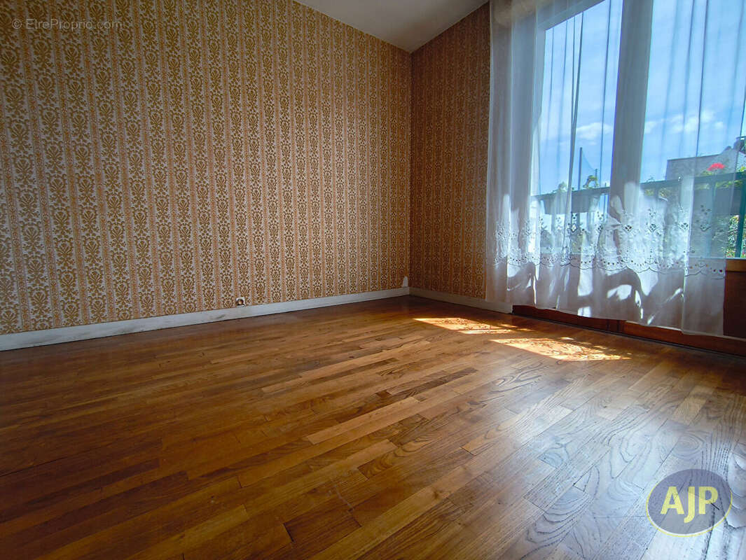 PACE Maison individuelle avec garage proche centre et écoles - photo 5