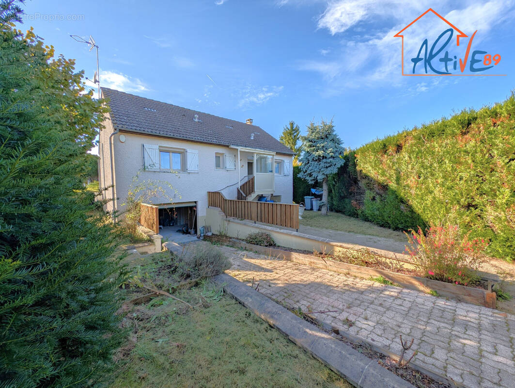 Maison à AILLANT-SUR-THOLON