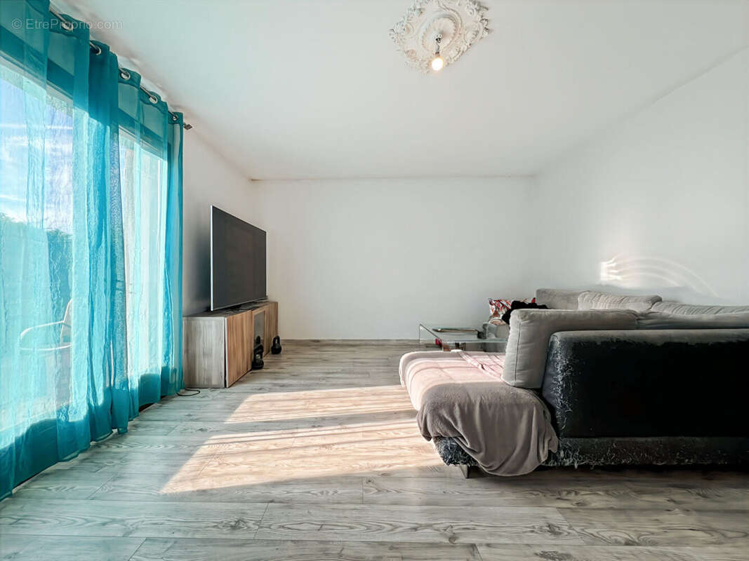 Maison à PORCIEU-AMBLAGNIEU