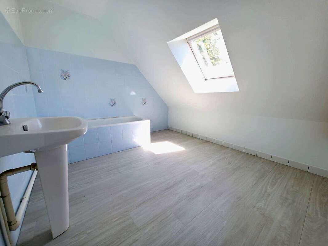 Maison à VEZIN-LE-COQUET