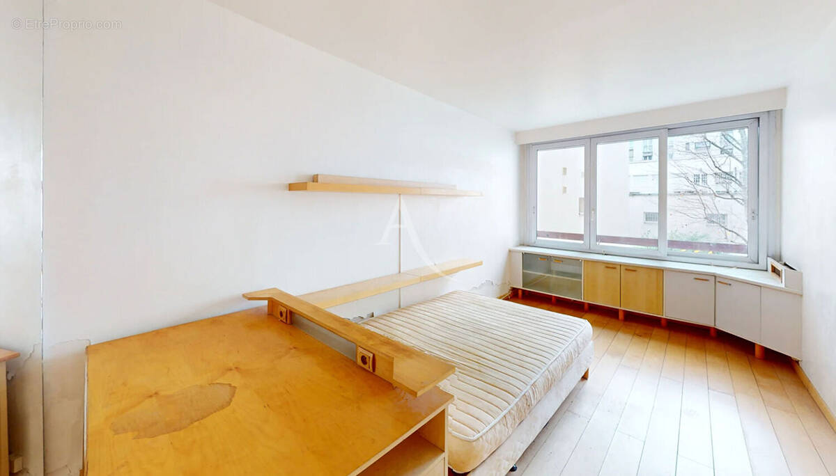 Appartement à PARIS-10E