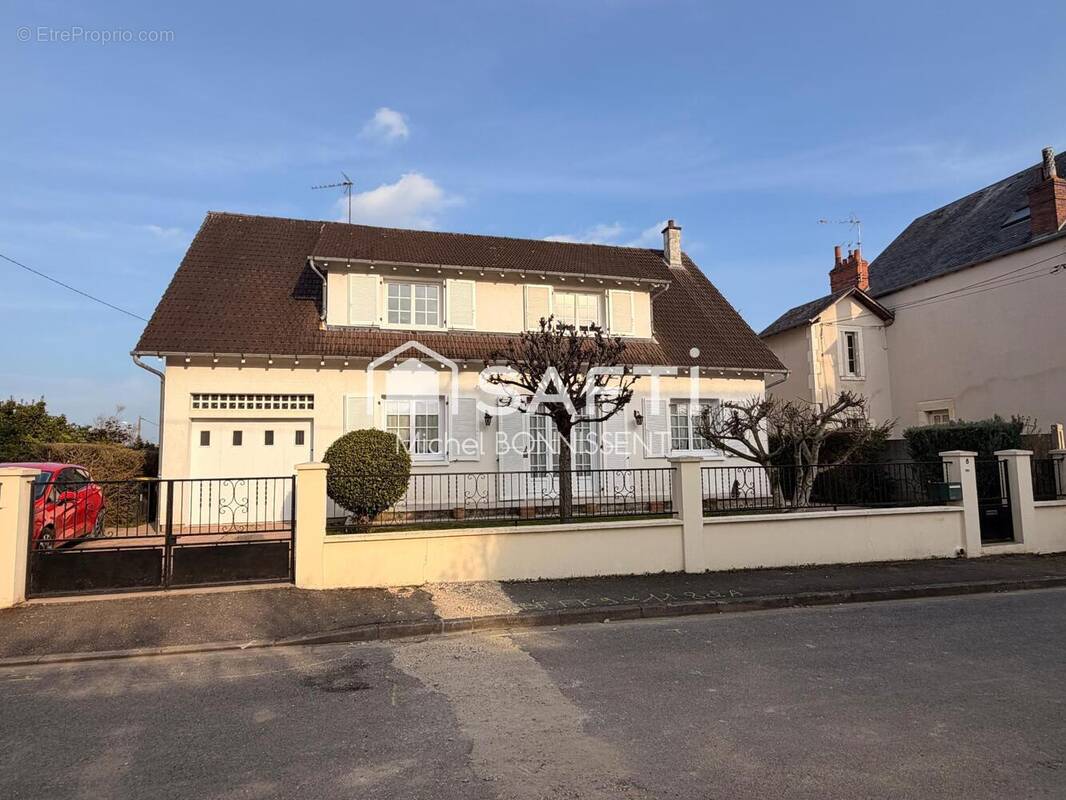 Photo 1 - Maison à BOURGES