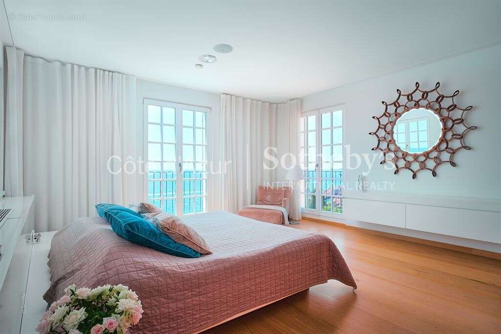 Maison à THEOULE-SUR-MER