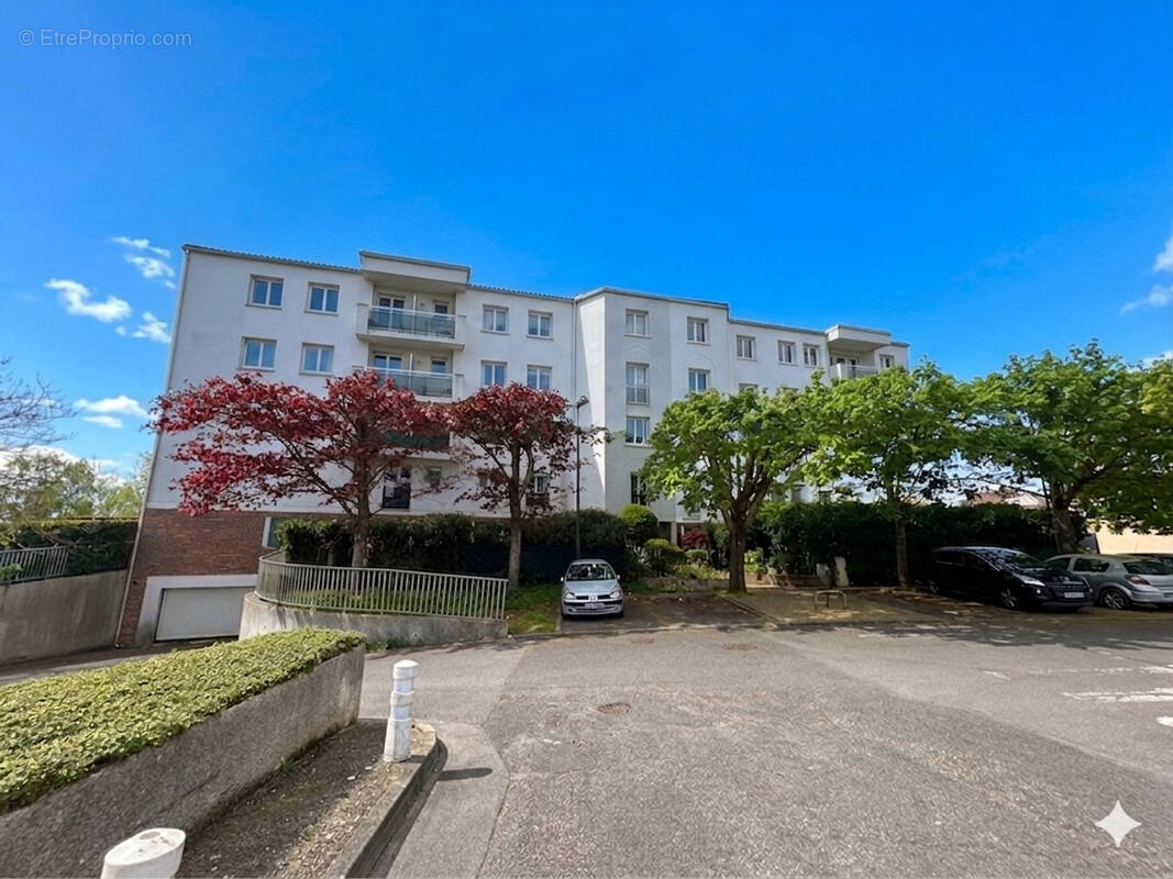 Appartement à SAVIGNY-LE-TEMPLE