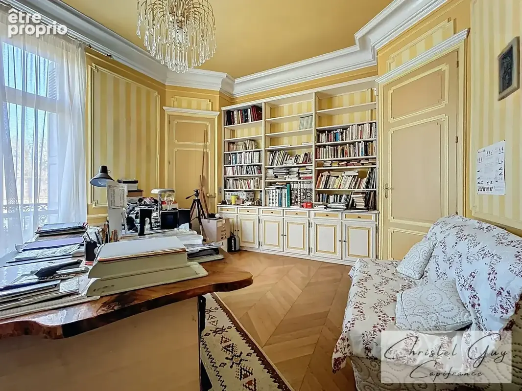 Maison de Maître, coeur de ville MONTVAL-SUR-LOIR (72), 6 chambres, terrain 2090 m² - photo 9