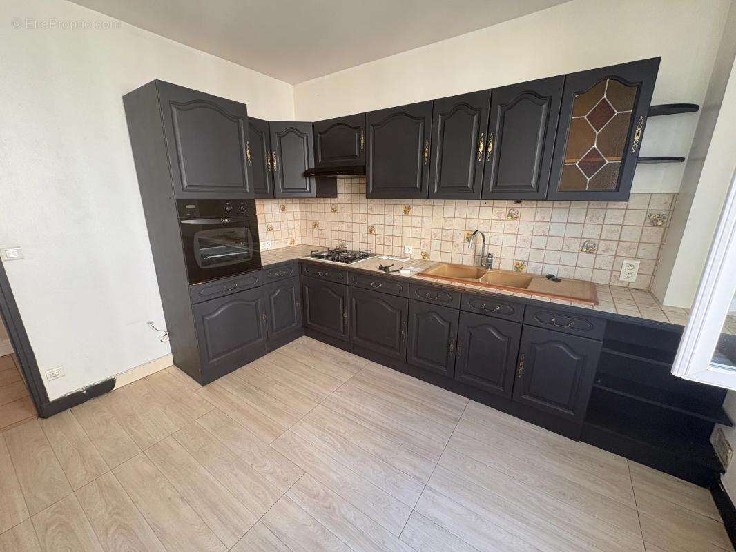 Maison de 5 pièces de 126 m² à Bourges - photo 2