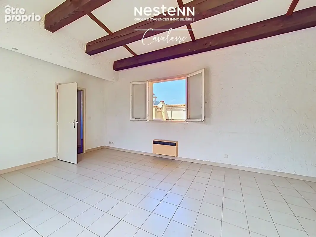 Plages, commerces et port accessibles à pied pour cet appartement 3 pièces au dernier étage - photo 6