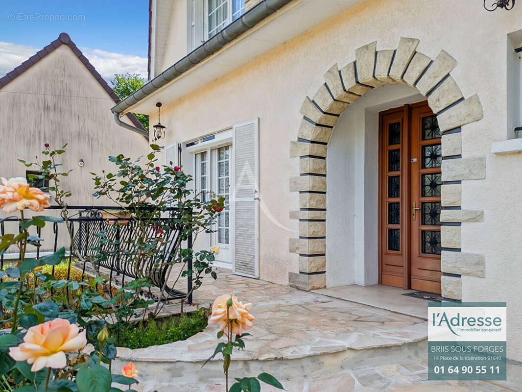 Maison à SAINT-MAURICE-MONTCOURONNE