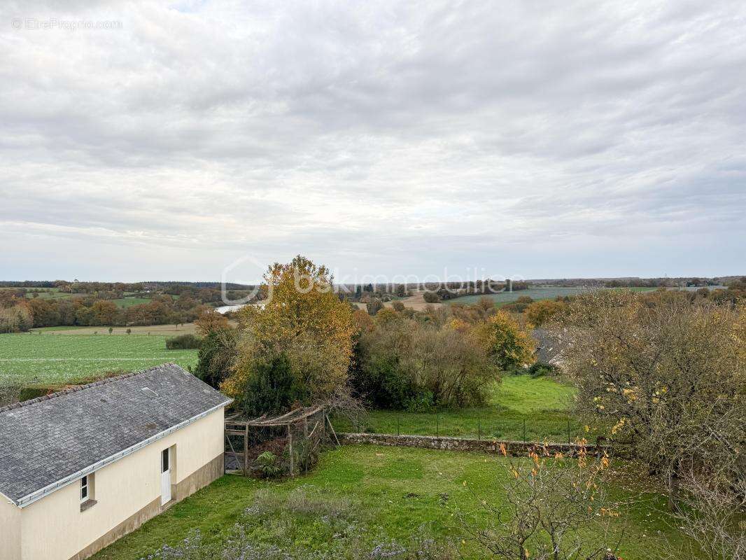 Maison à SAINT-PIERRE-LA-COUR