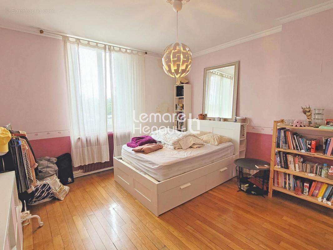Belle maison bourgeoise 257 m² env avec jardin et garage - photo 11