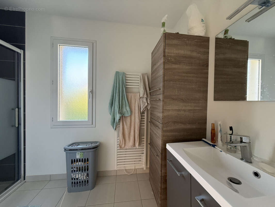 Maison à ROCHES-PREMARIE-ANDILLE