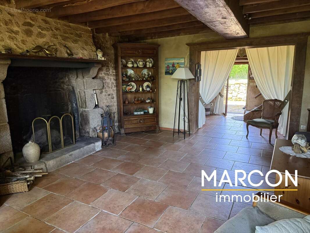 Belle fermette de 176 m² - Secteur JARNAGES - photo 12