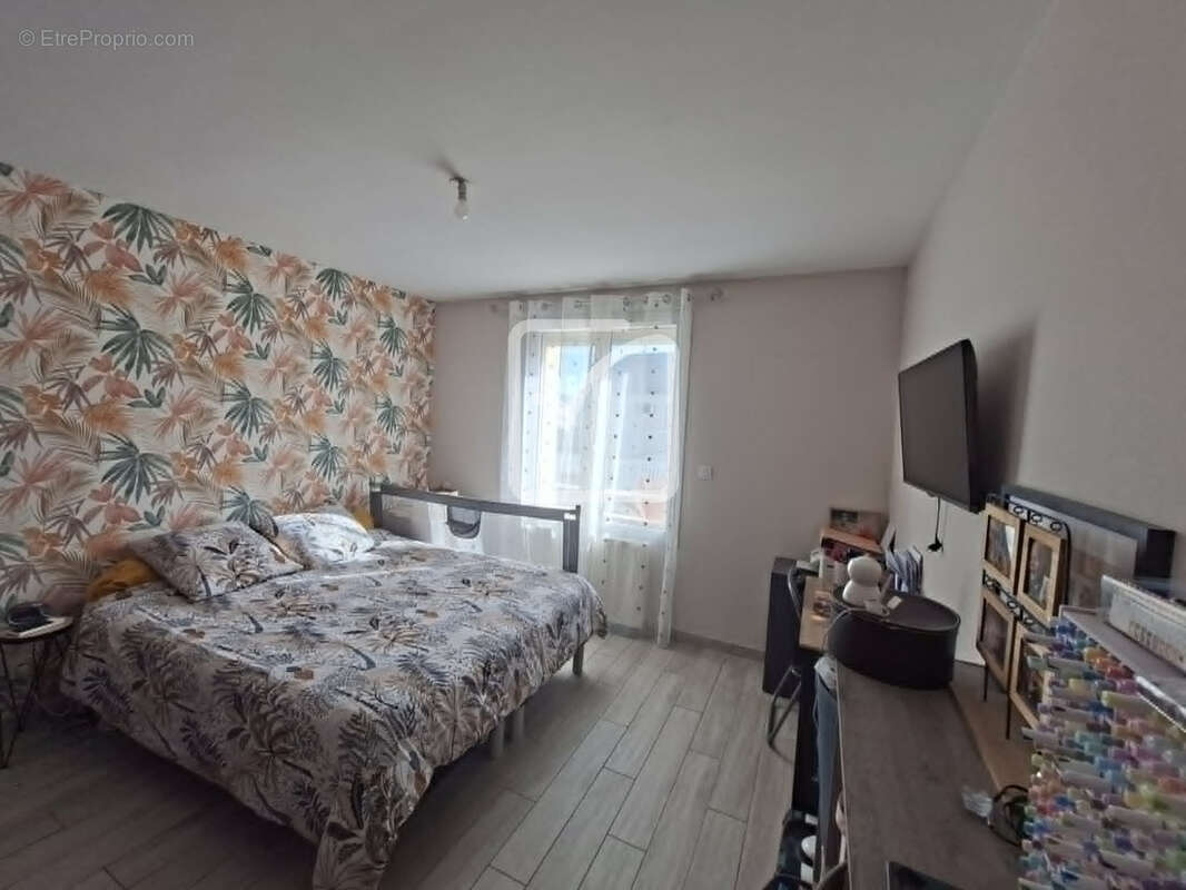 Maison rénovée sous-sol , 2 chambres terrain 741 m2 - photo 8