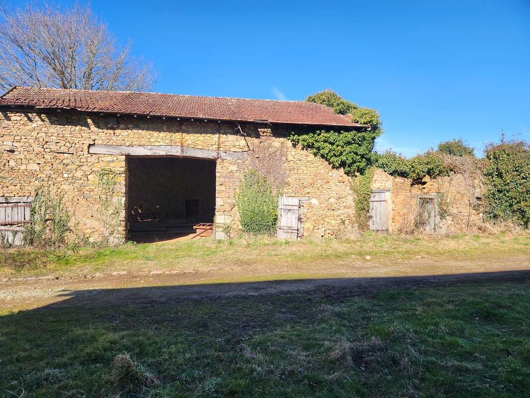 Maison à SAINT-LEONARD-DE-NOBLAT