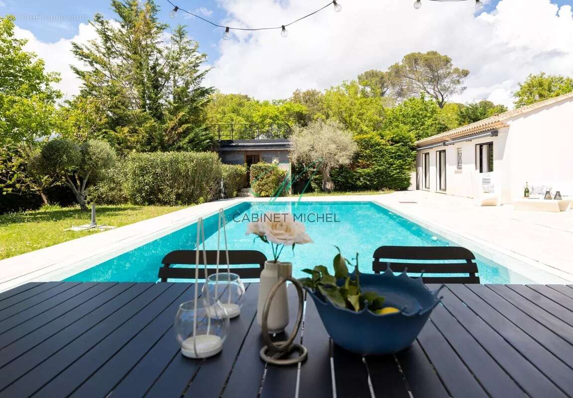 Maison à ROQUEFORT-LES-PINS