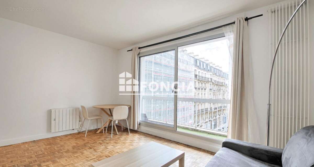 Appartement à PARIS-15E