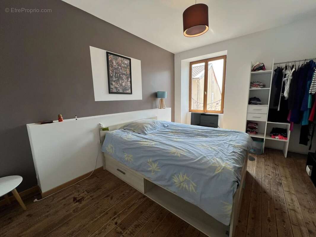 Maison à CHAMPAGNE-SAINT-HILAIRE