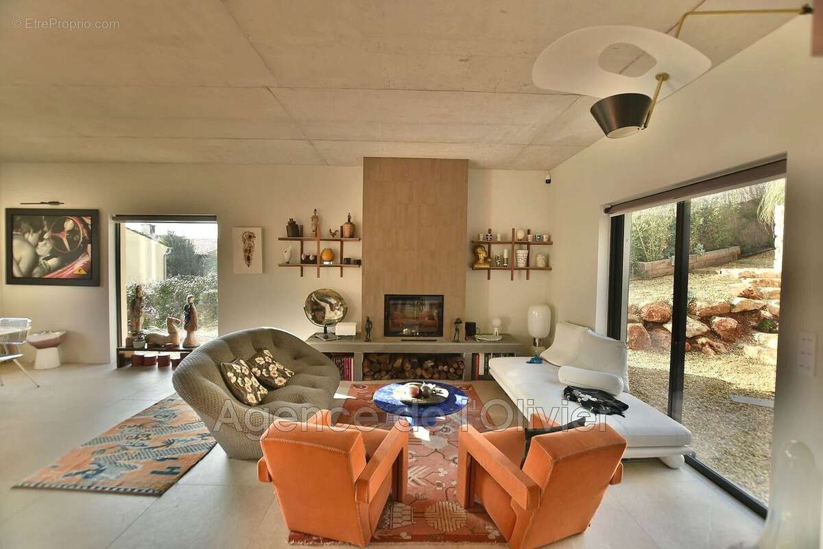 Maison à VALBONNE