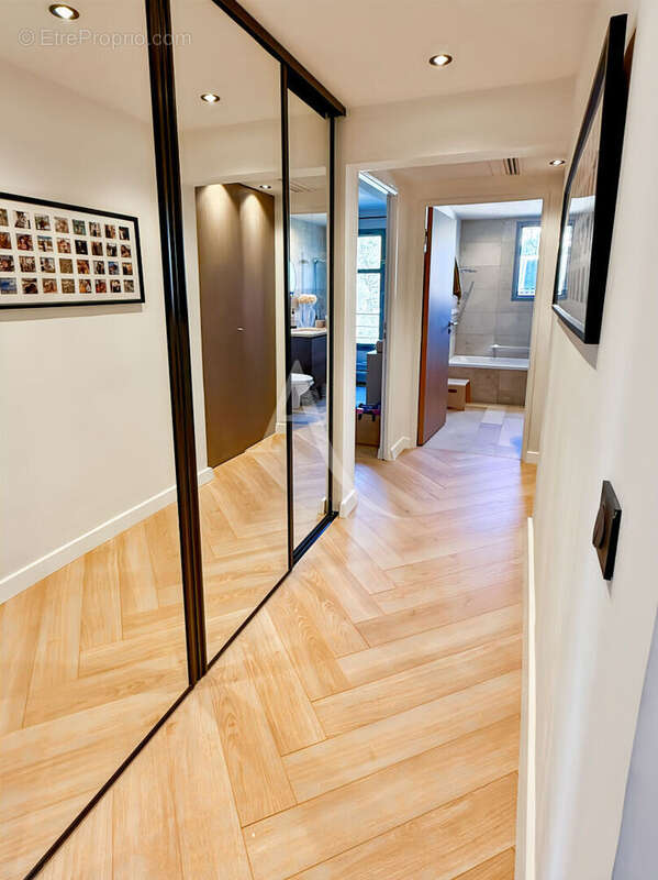 Appartement à MOUGINS