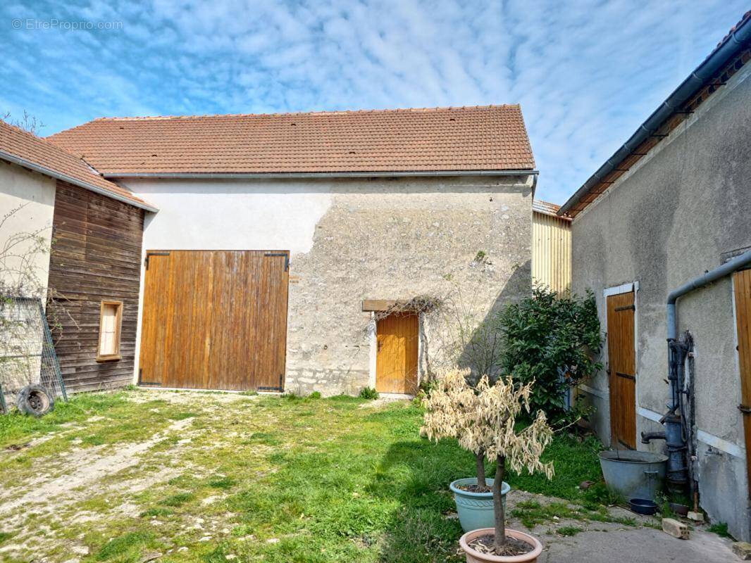 Maison à CHAMBON-LA-FORET
