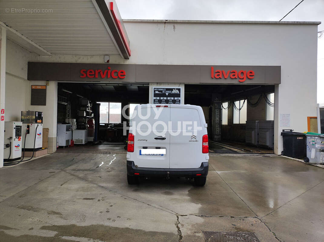 Commerce à SAVIGNEUX