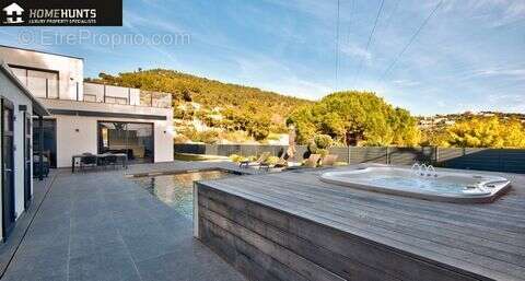 Maison à TOURRETTES