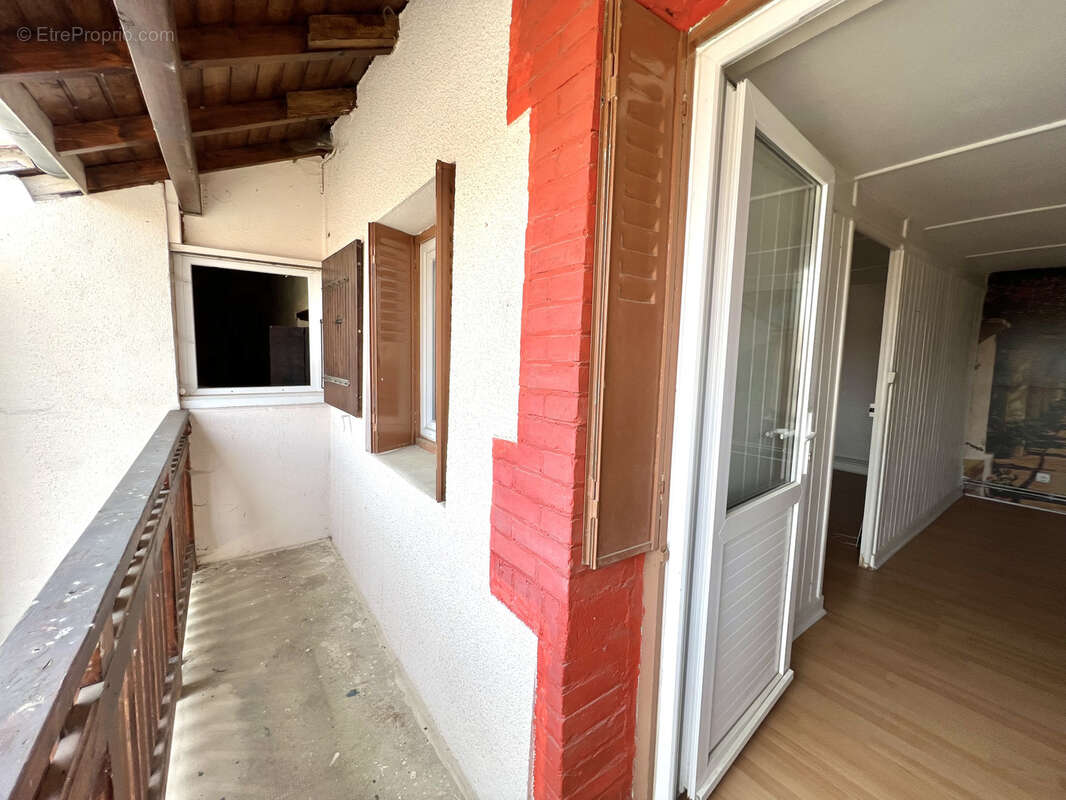 Maison à MARCILLY-LE-CHATEL