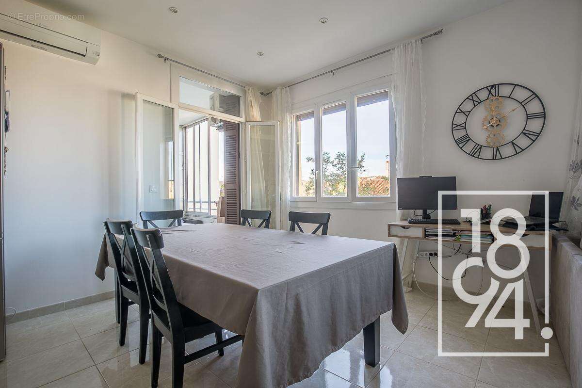 Appartement à MARSEILLE-1E