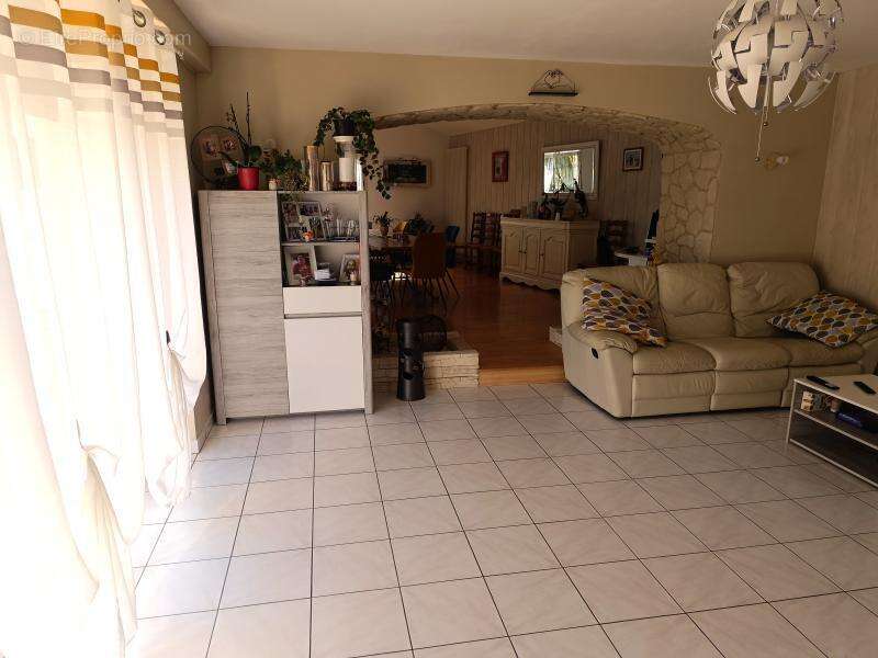 Appartement à ARGENTON-CHATEAU