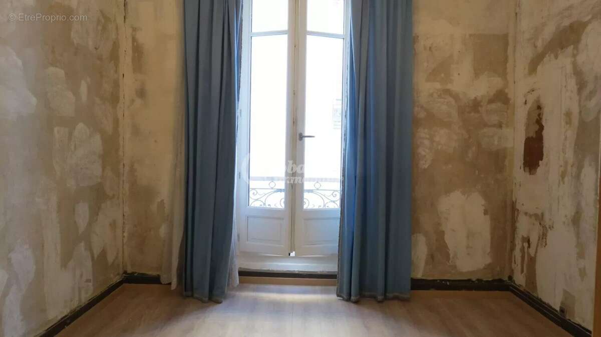 Chave/Eugène Pierre T4 dans bel immeuble ancien - photo 6
