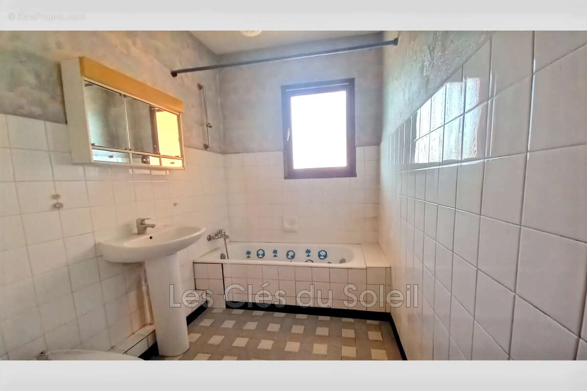 Appartement à LA VALETTE-DU-VAR