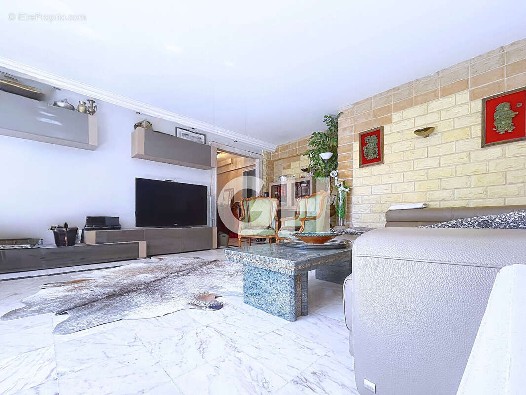 Appartement à PARIS-20E