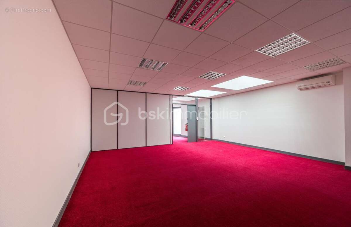 À Vendre – Local commercial / bureaux – 200 m² – Hyper-centre Châteauroux - photo 6