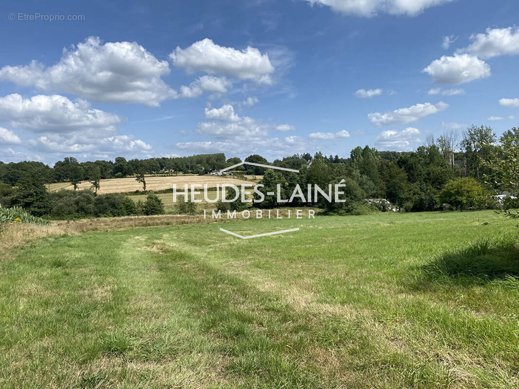 Terrain à PARIGNY