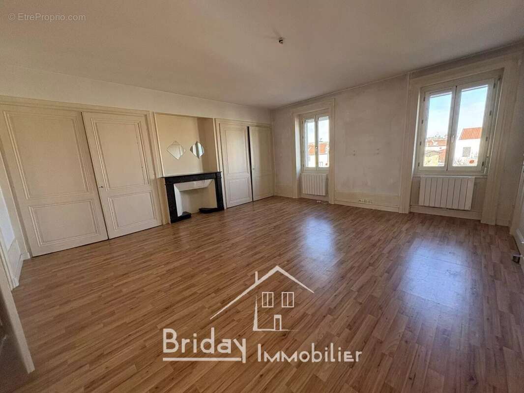 Appartement à SAINT-SYMPHORIEN-D'OZON