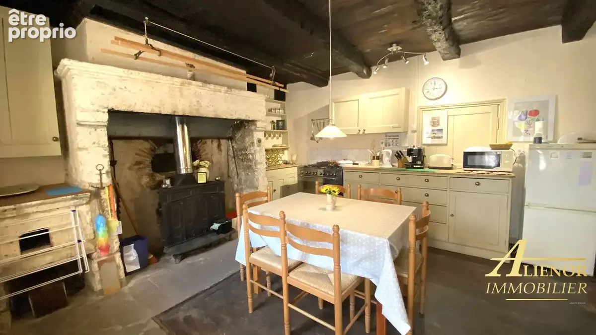 Propriété pierre avec gîte et dépendances - proche Brantôme, Quinsac 24530, - photo 13