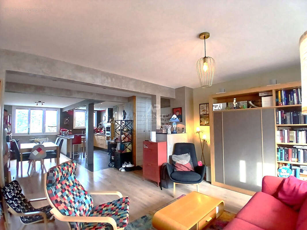 Appartement à HOUILLES