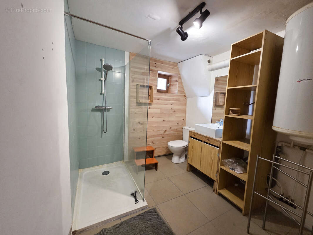 Autre à CHAMPAGNAC-LE-VIEUX