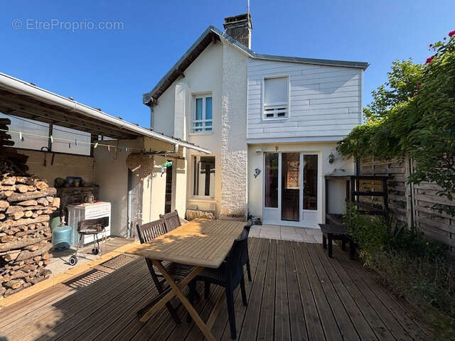 Maison à DONVILLE-LES-BAINS