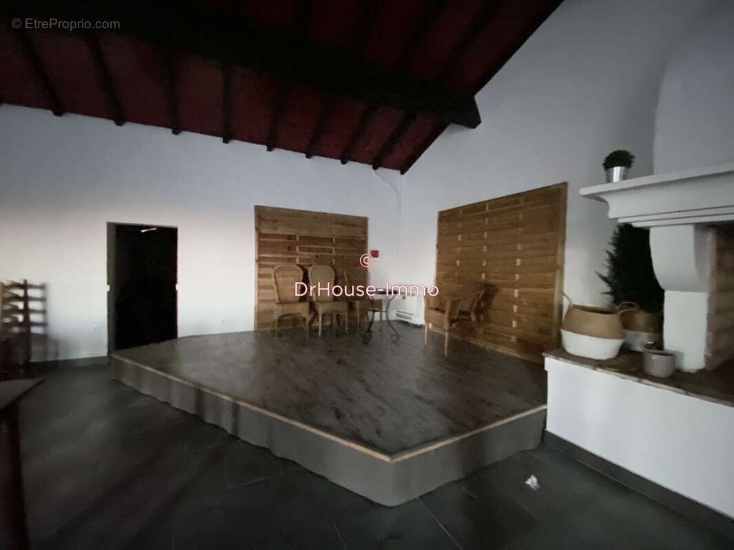 Maison à SAINT-LAURENT-D'AIGOUZE