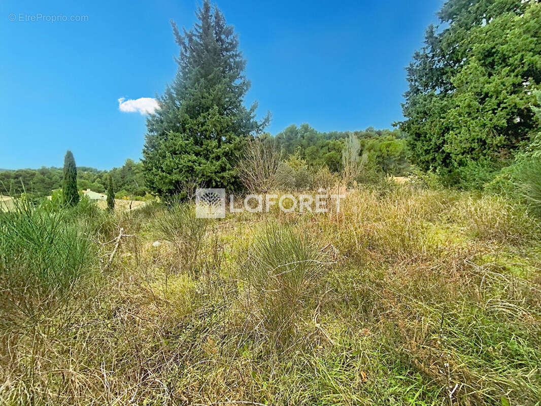 Terrain à MEYREUIL