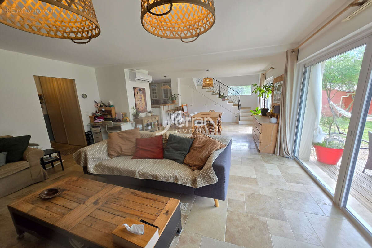 Maison à VILLECROZE